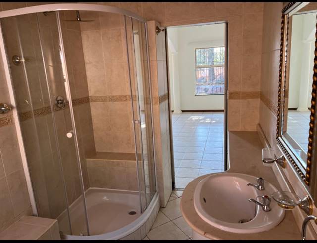 4 BEDROOM HOUSE FOR SALE IN GLENVISTA